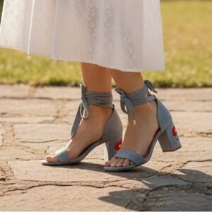 Alex + Alex blue suede open toe block heel sandals flower embroidered size 7